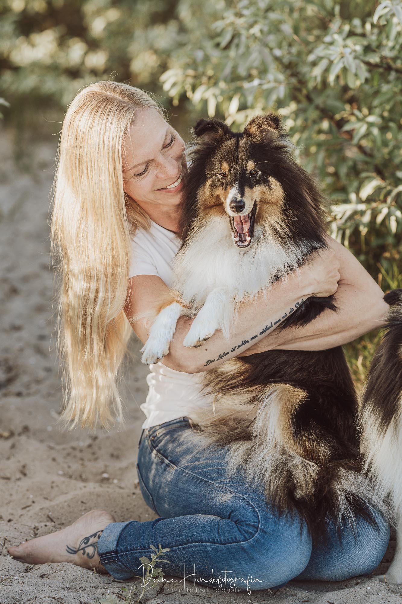 Fotoshooting mit dem Hund am Strand in Rostock