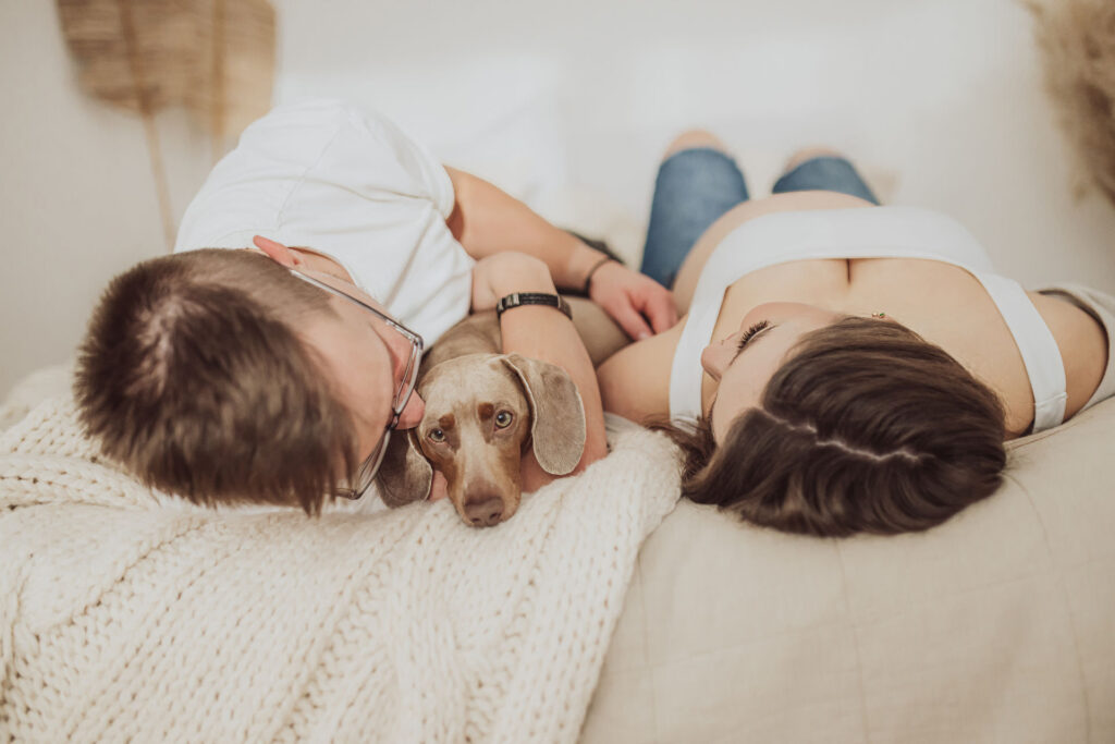 Fotoshooting mit Hund und Babybauch in Mecklenburg-Vorpommern MV