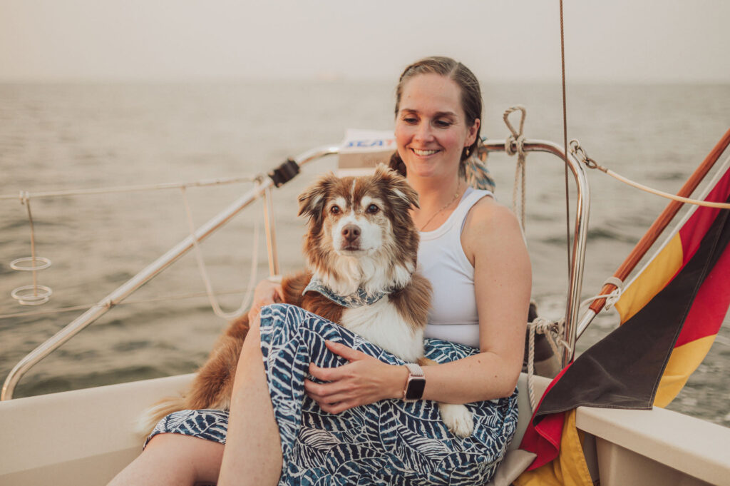 Fotoshooting auf der Ostsee auf dem eigenen Segelboot