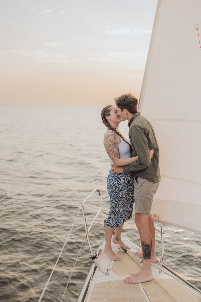 Fotoshooting auf der Ostsee auf dem eigenen Segelboot