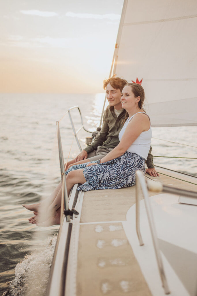 Fotoshooting auf der Ostsee auf dem eigenen Segelboot