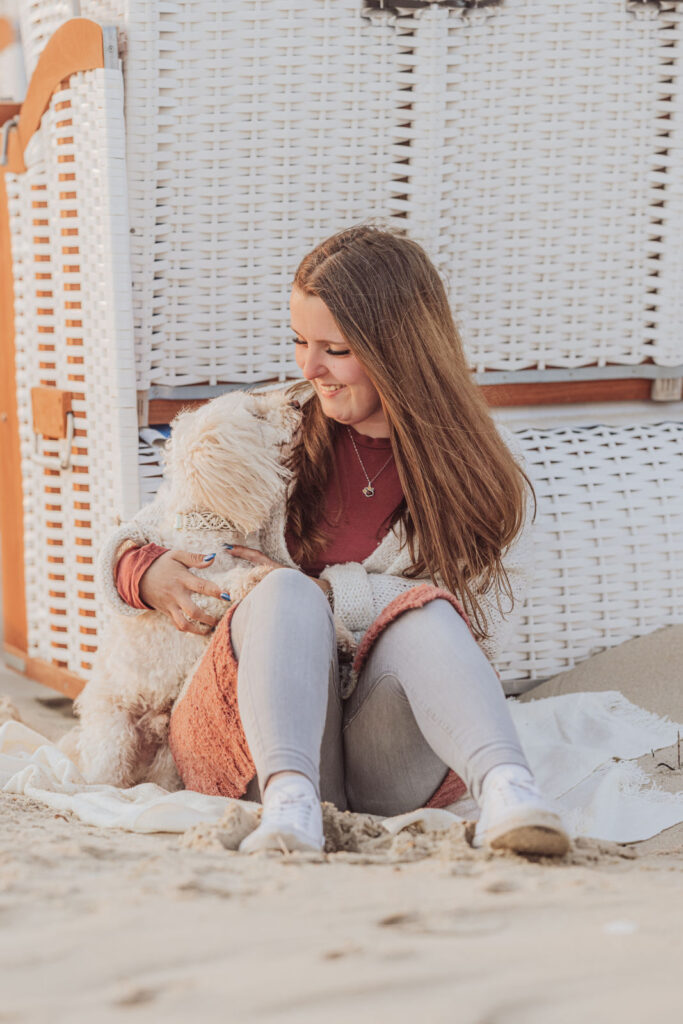 Fotoshooting mit Hund am Strand auf der Insel Rügen
