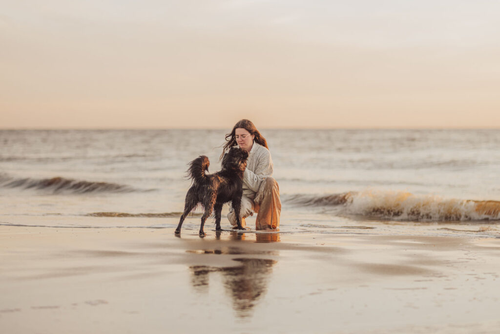 Fotoshooting mit Hund in Holland 17 Emotionale Hundefotografie am Meer – Sarah & Onni bei ihrer Fotosession