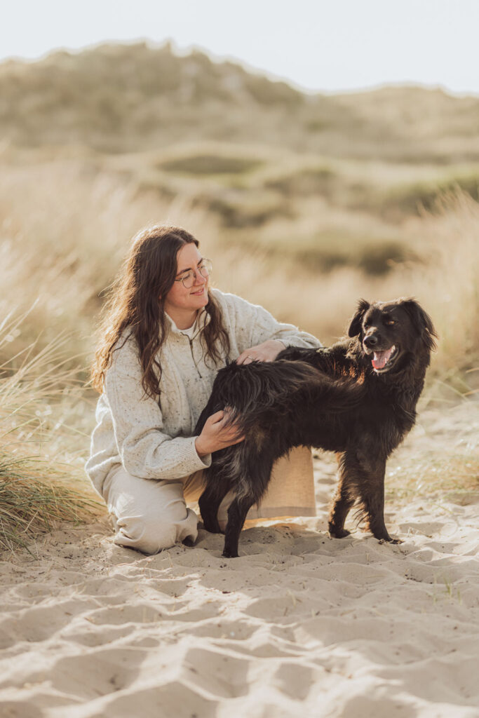 Fotoshooting mit Hund in Holland 5 Mensch-Hund-Moment in den Dünen von Scheveningen – Fotoshooting Holland