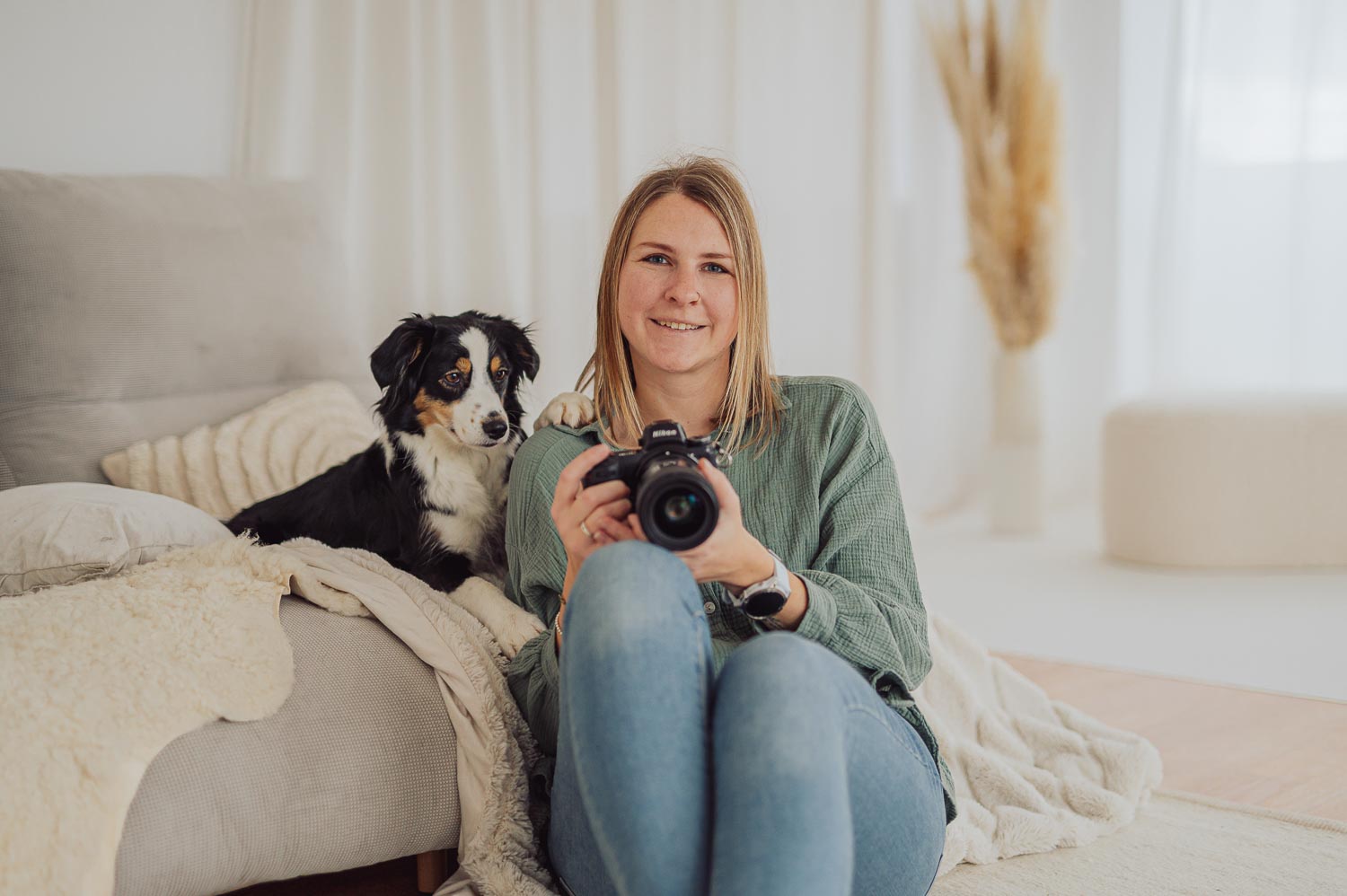 Deine-Hundefotografin-Hundefotograf-Fotoshooting-mit-Hund-deutschland-europa-mit-Fotostudio Fotoshooting Hunde in Rostock mit Fotostudio
