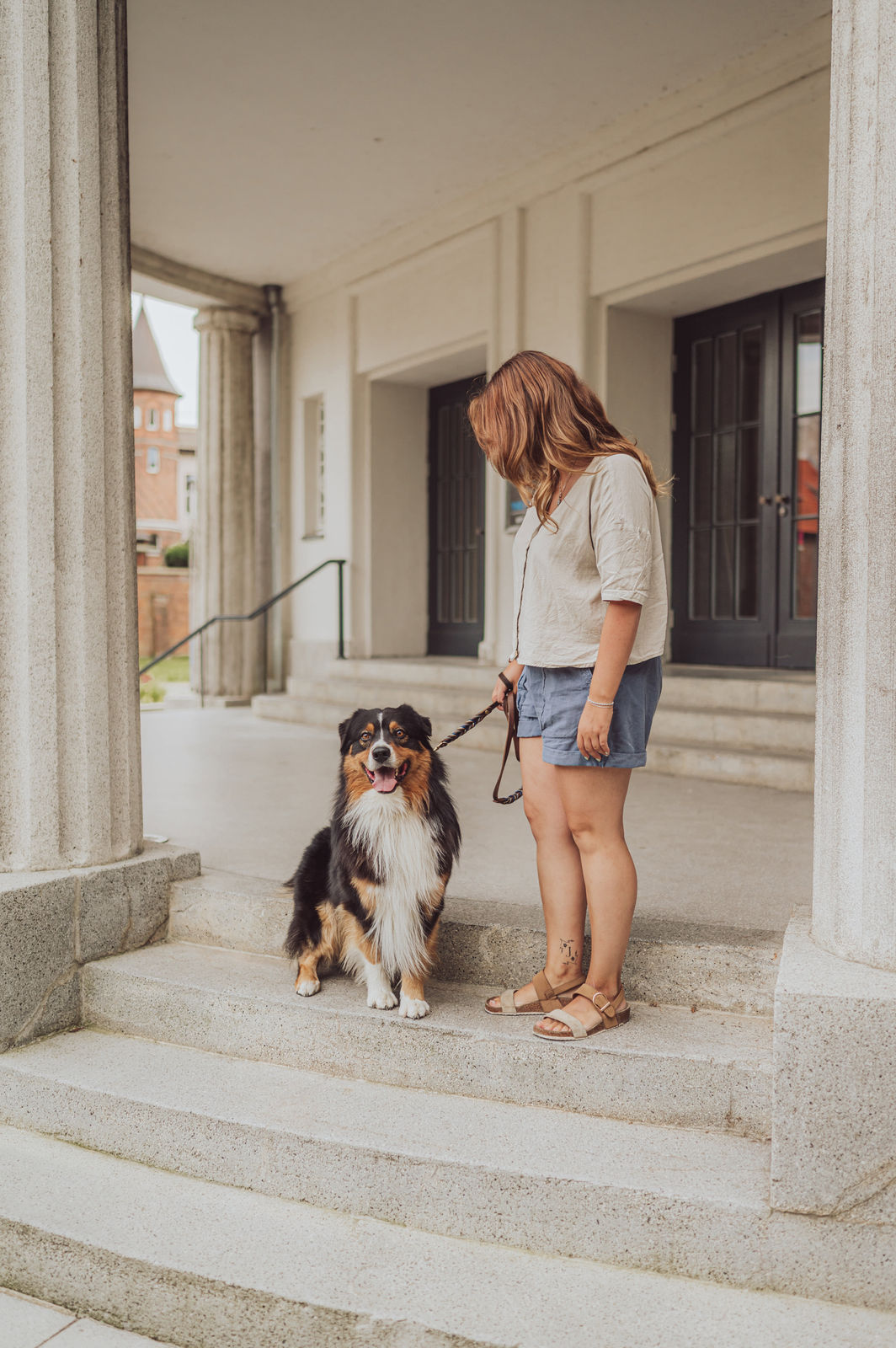 Hund und Halterin beim City Shooting Stralsund